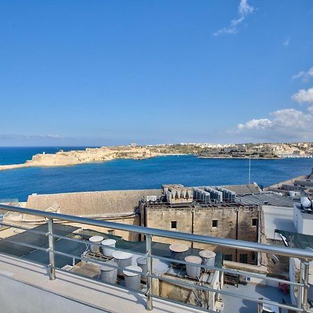 Valletta Luxury 4-Bedroom Duplex With Stunning Sea Views Private Terrace And Jacuzzi מראה חיצוני תמונה