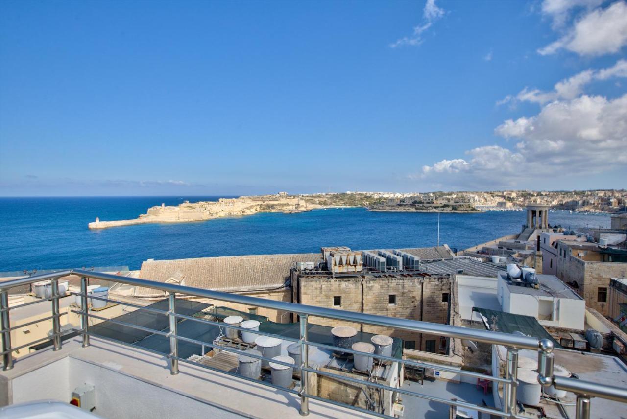 Valletta Luxury 4-Bedroom Duplex With Stunning Sea Views Private Terrace And Jacuzzi מראה חיצוני תמונה