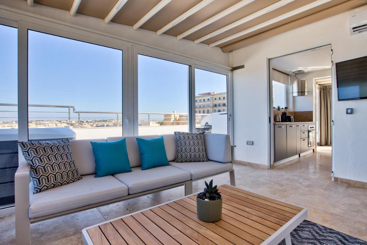 Valletta Luxury 4-Bedroom Duplex With Stunning Sea Views Private Terrace And Jacuzzi מראה חיצוני תמונה