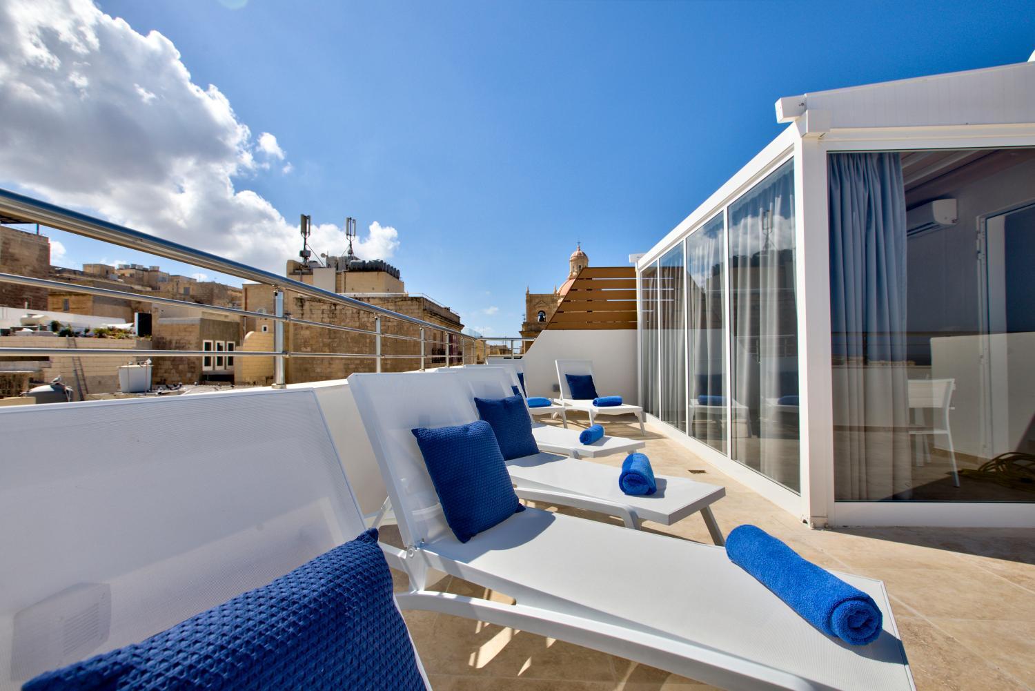 Valletta Luxury 4-Bedroom Duplex With Stunning Sea Views Private Terrace And Jacuzzi מראה חיצוני תמונה